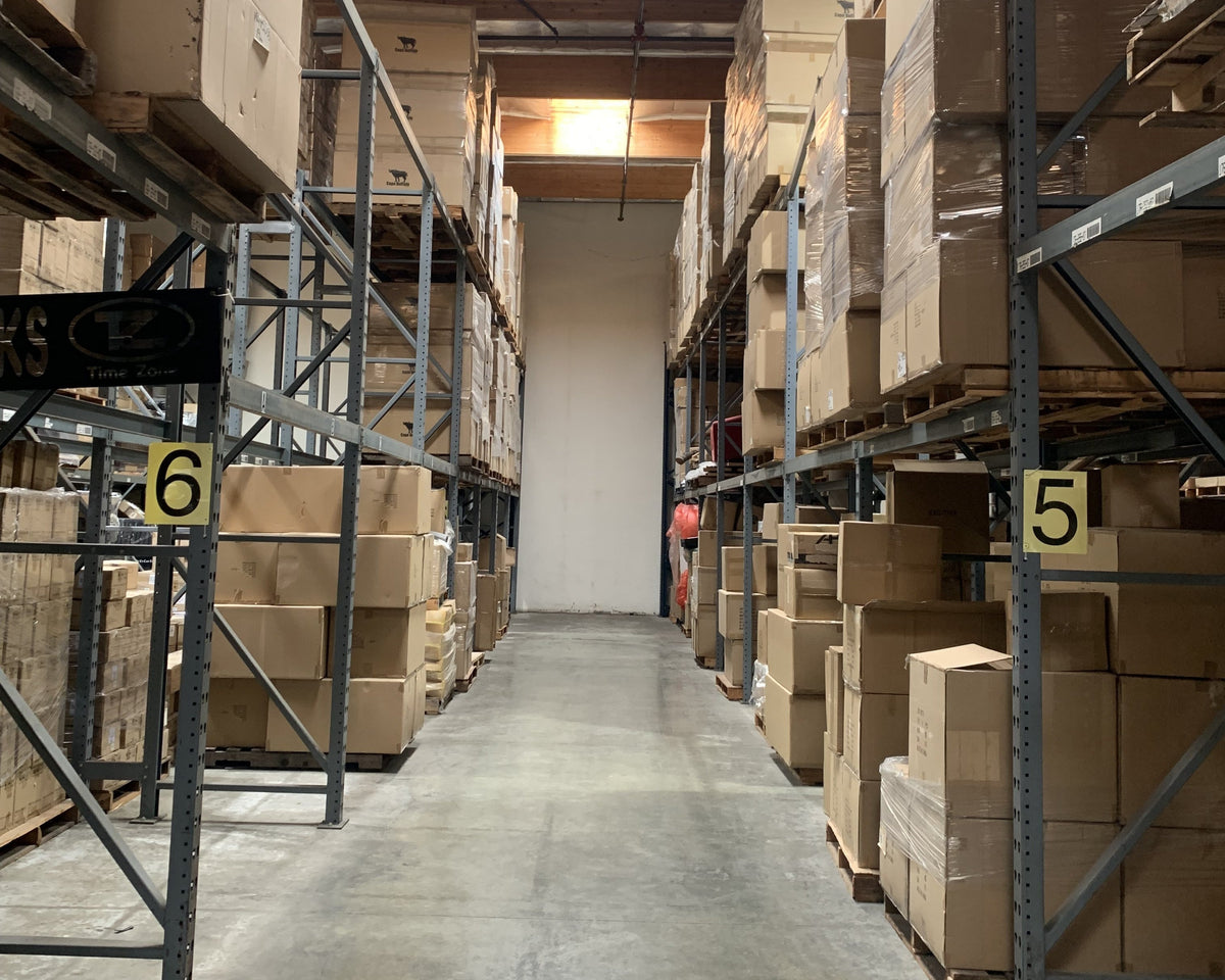 越境ECでカゴ落ちが止まらない？──送料の壁を“アメリカ現地倉庫からの発送代行”で解決します